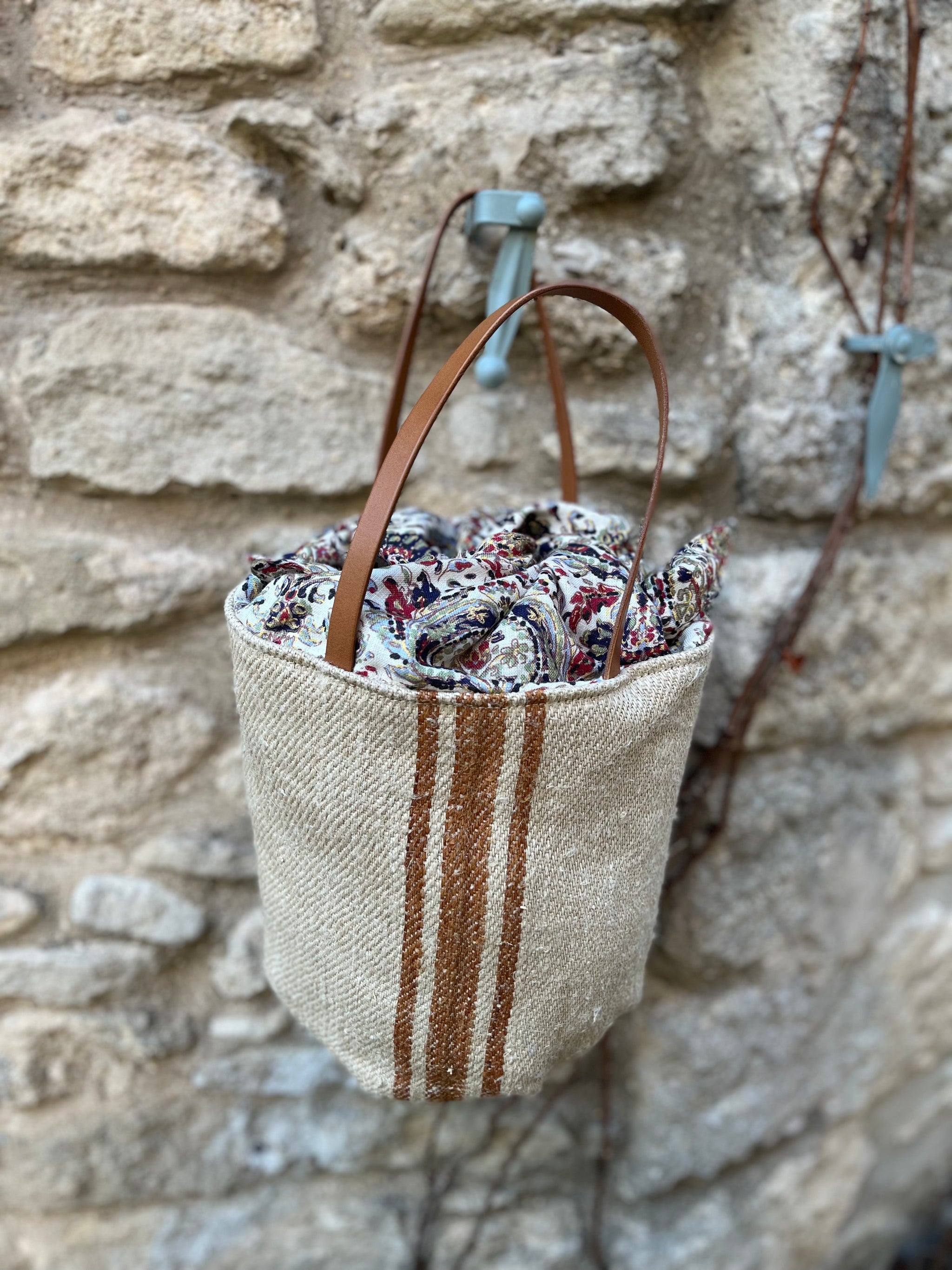 Déjeuner à Saint Rémy – panier bag in French vitage linen – La